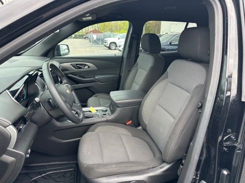 Used 2023 Chevrolet Traverse LT FWD image 15