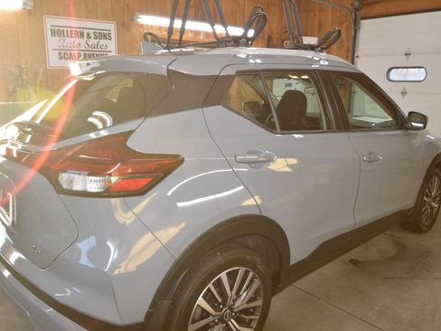 Used 2024 Nissan Kicks SV image 11