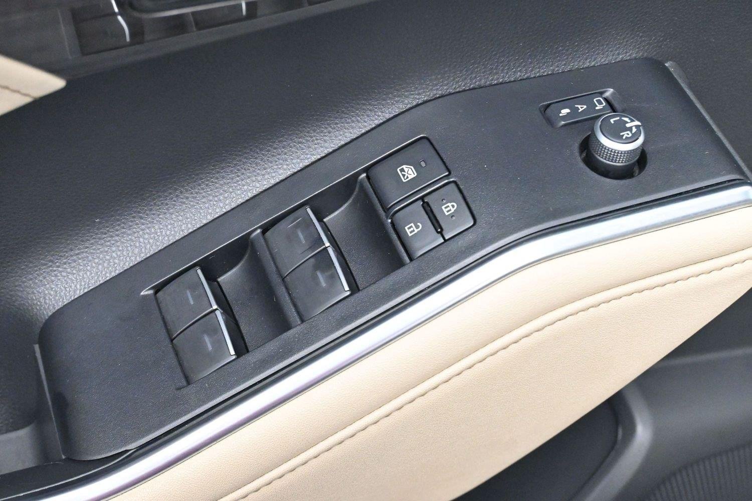 Used 2023 Toyota Highlander Limited AWD/4WD image 14
