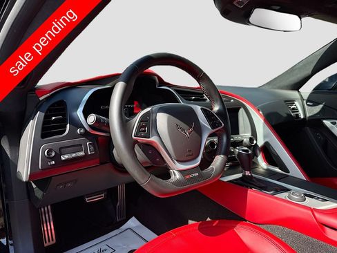 Used 2015 Chevrolet Corvette Z06 w/ 3LZ Preferred Equipment Group RWD image 9