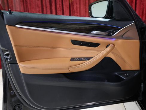 Used 2019 BMW 540i w/ Convenience Package RWD image 11