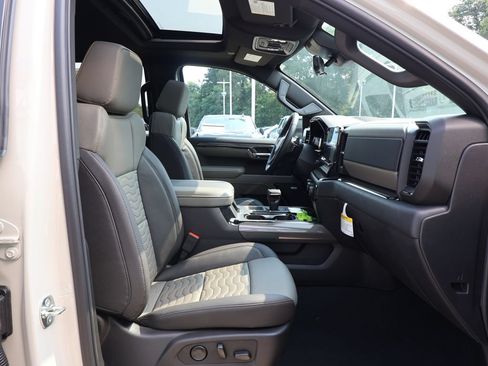 New 2026 Chevrolet Silverado 1500 ZR2 w/ LPO, Dark Essentials Package AWD/4WD image 43