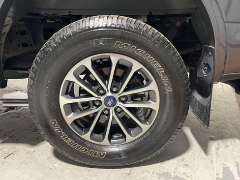 Used 2018 Ford F150 XLT w/ Equipment Group 302A Luxury AWD/4WD image 8