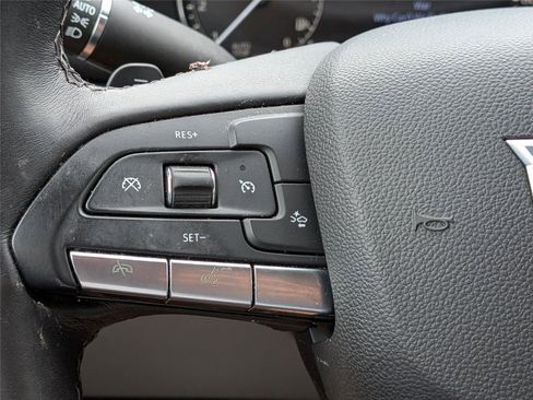 Used 2021 Cadillac XT4 Premium Luxury image 25