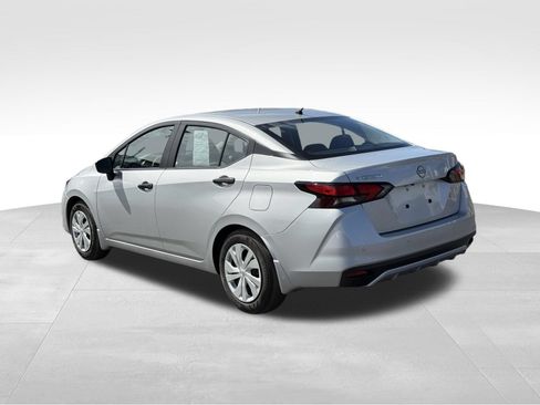 Used 2025 Nissan Versa S w/ Trunk Package FWD image 5