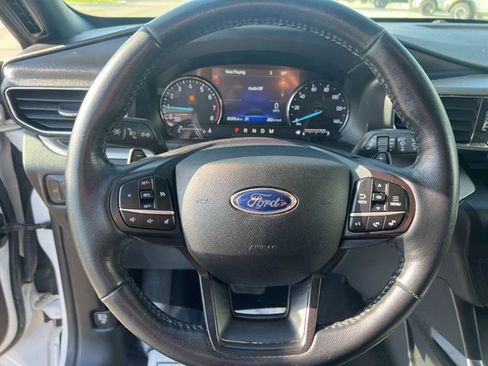 Used 2020 Ford Explorer XLT w/ Equipment Group 202A AWD/4WD image 27