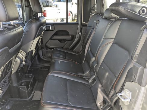 Used 2021 Jeep Gladiator Mojave image 16