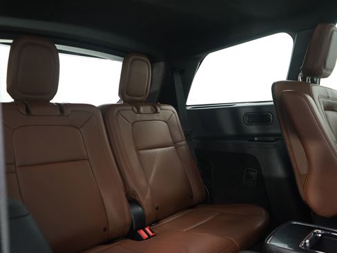 Used 2023 Lincoln Aviator Reserve w/ Equipment Group 201A image 13