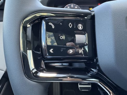 New 2026 Land Rover Range Rover Evoque Dynamic SE AWD/4WD image 17