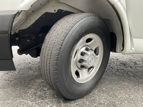 Used 2018 Chevrolet Express 2500 RWD image 28