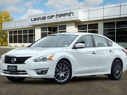 Used 2014 Nissan Altima 2.5 SV w/ Convenience Package