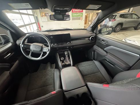 Used 2024 Chevrolet Colorado Z71 w/ Z71 Convenience Package 2 image 12