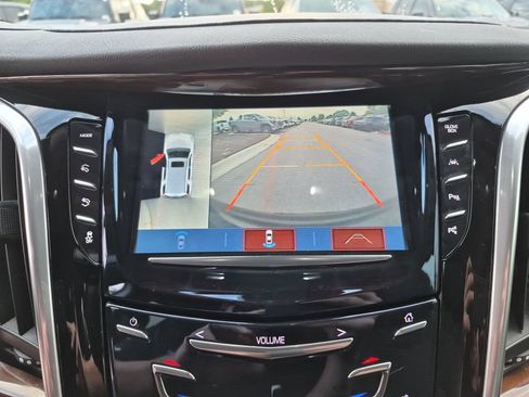 Used 2020 Cadillac Escalade Premium Luxury RWD image 30