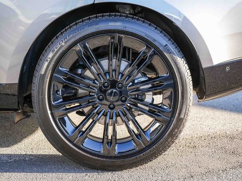 New 2026 Land Rover Range Rover SE image 10