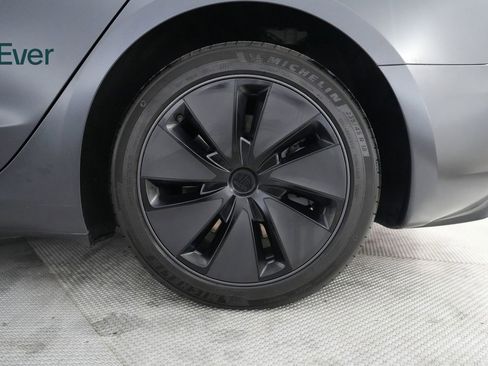 Used 2025 Tesla Model 3 Long Range RWD image 9