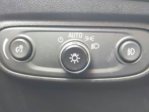 Used 2021 Chevrolet Equinox LT w/ Driver Convenience Package image 28