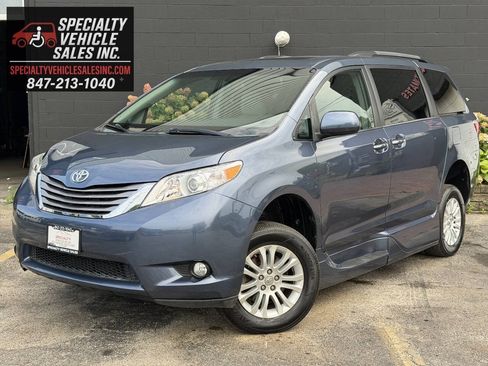 Used 2015 Toyota Sienna XLE FWD image 8