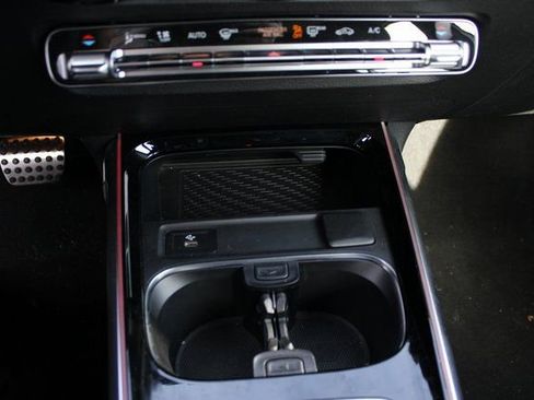 New 2024 Mercedes-Benz GLB 35 AMG 4MATIC image 28