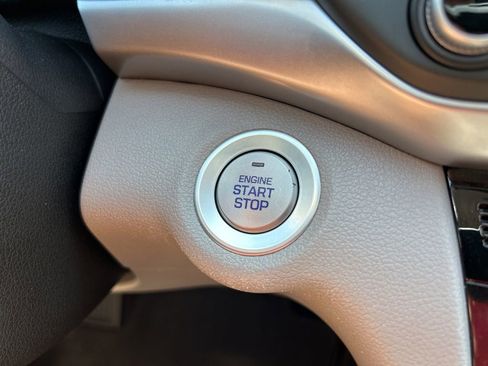 Used 2020 Hyundai Elantra Value Edition FWD image 32