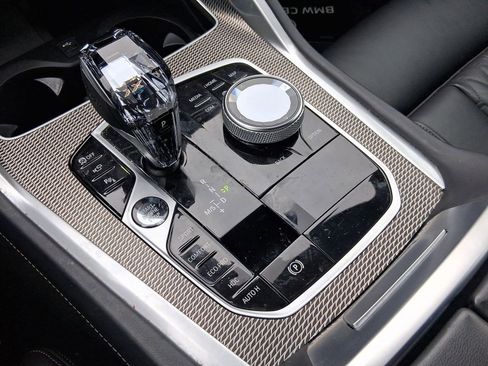 Certified 2023 BMW X6 xDrive40i w/ Executive Package image 16