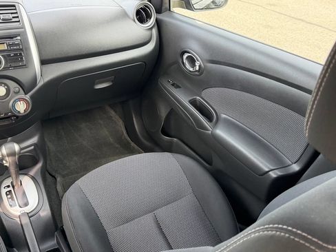 Used 2014 Nissan Versa SV FWD image 19