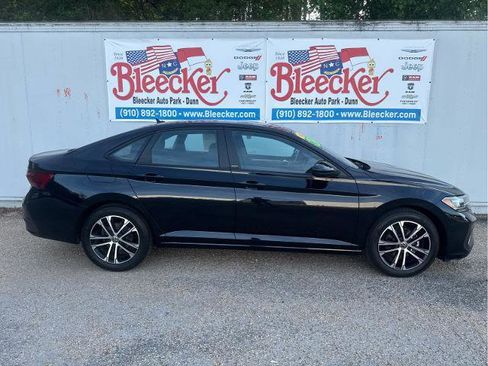 Used 2024 Volkswagen Jetta Sport FWD image 2