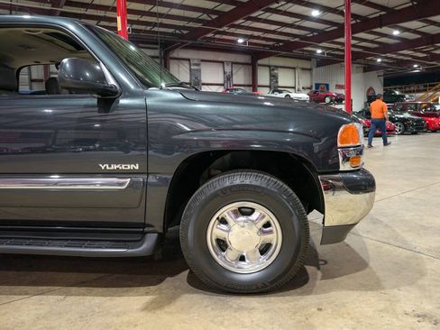 Used 2003 GMC Yukon SLT w/ 1SD Preferred Equipment Group AWD/4WD image 11