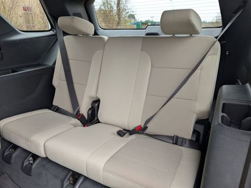 Used 2022 Chevrolet Traverse LT image 26