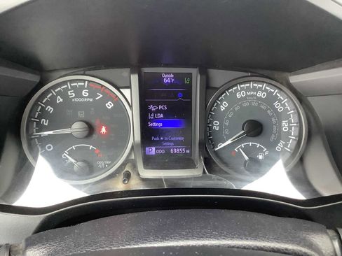 Used 2020 Toyota Tacoma TRD Off-Road image 18