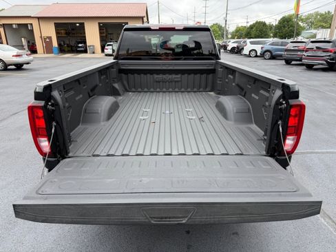 Used 2025 GMC Sierra 2500 SLE image 37