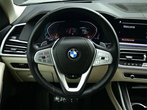 Used 2022 BMW X7 xDrive40i w/ Executive Package image 3