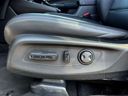 Used 2025 Honda CR-V EX-L image 12