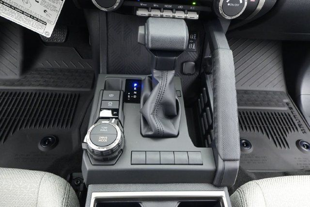 New 2026 Toyota 4Runner SR5 AWD/4WD image 8