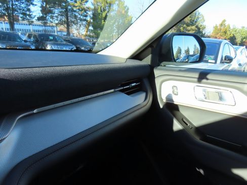 New 2026 Ford Explorer Active image 11