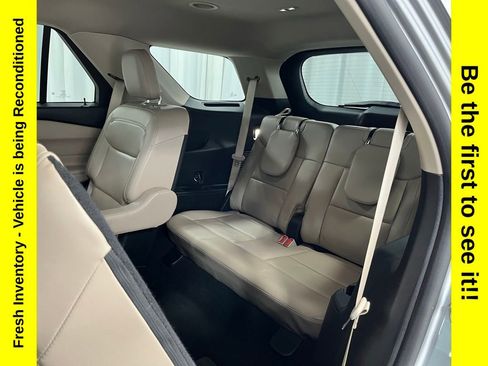 Used 2022 Ford Explorer XLT AWD/4WD image 34