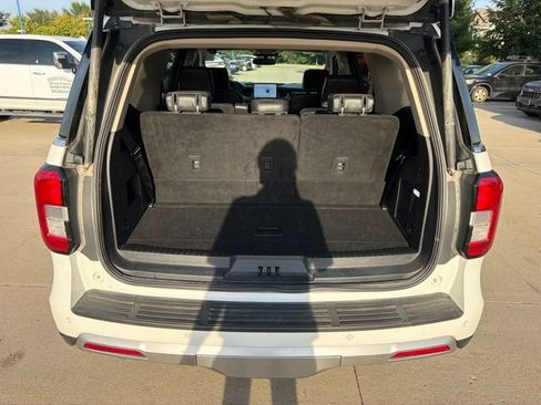 Used 2024 Ford Expedition XLT AWD/4WD image 15