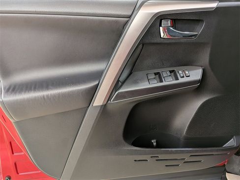 Used 2016 Toyota RAV4 XLE image 15
