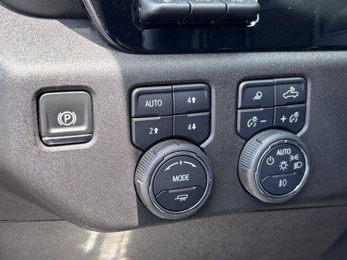 Used 2025 Chevrolet Silverado 2500 LTZ w/ Trail Boss Package AWD/4WD image 17