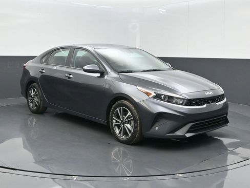 Used 2023 Kia Forte LXS image 1