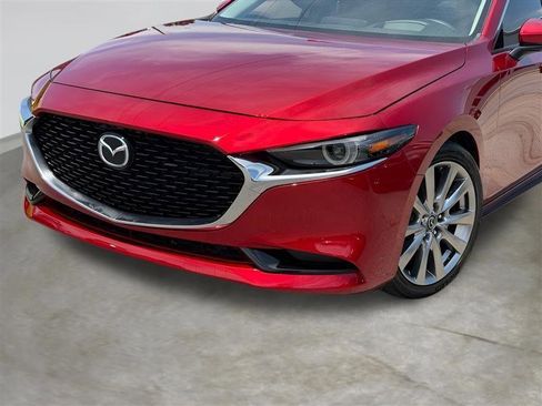 Used 2021 MAZDA MAZDA3 s FWD image 3