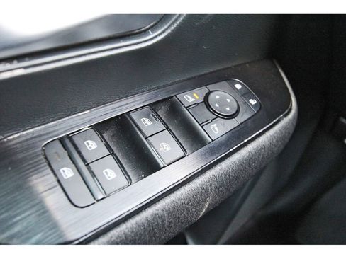Used 2025 Nissan Kicks SV w/ Charging Package FWD image 15