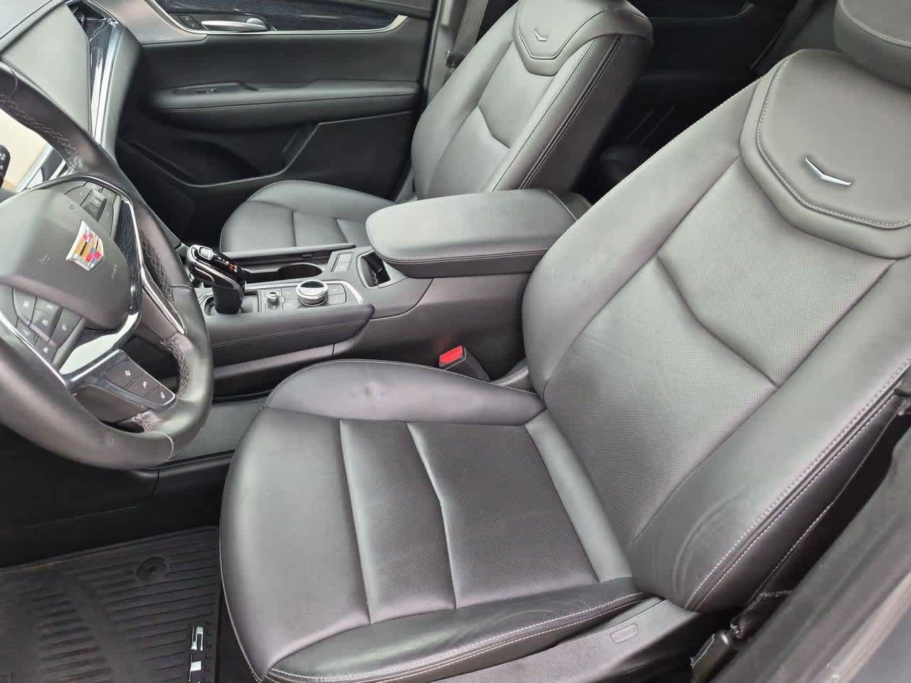 Used 2023 Cadillac XT5 Premium Luxury AWD/4WD image 16