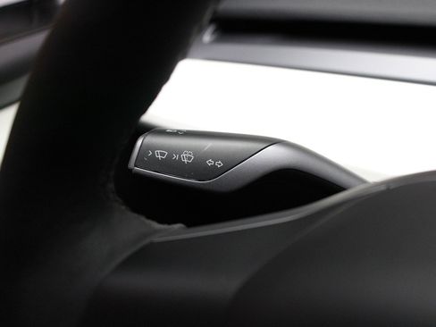 Used 2023 Tesla Model Y Long Range AWD/4WD image 40