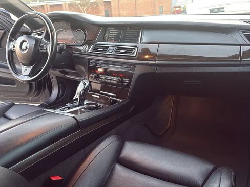 Used 2014 BMW 750Li xDrive AWD/4WD image 25