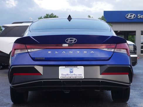 Used 2025 Hyundai Elantra SEL FWD image 15