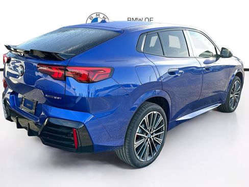New 2026 BMW X2 xDrive28i w/ M Sport Package AWD/4WD image 4