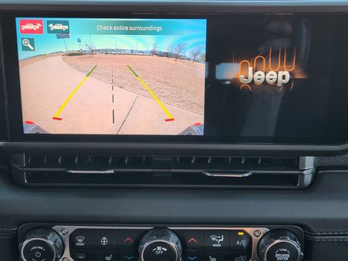 Used 2025 Jeep Gladiator Rubicon image 22