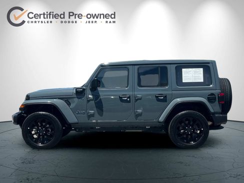 Used 2025 Jeep Wrangler Unlimited Sahara w/ Safety Group AWD/4WD image 7