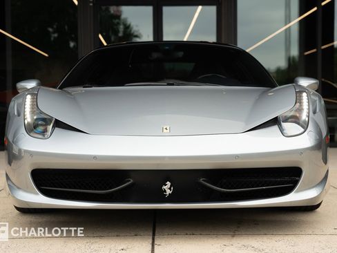 Used 2011 Ferrari 458 Italia Coupe RWD image 4
