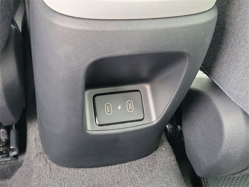 New 2025 Hyundai Elantra Limited image 19